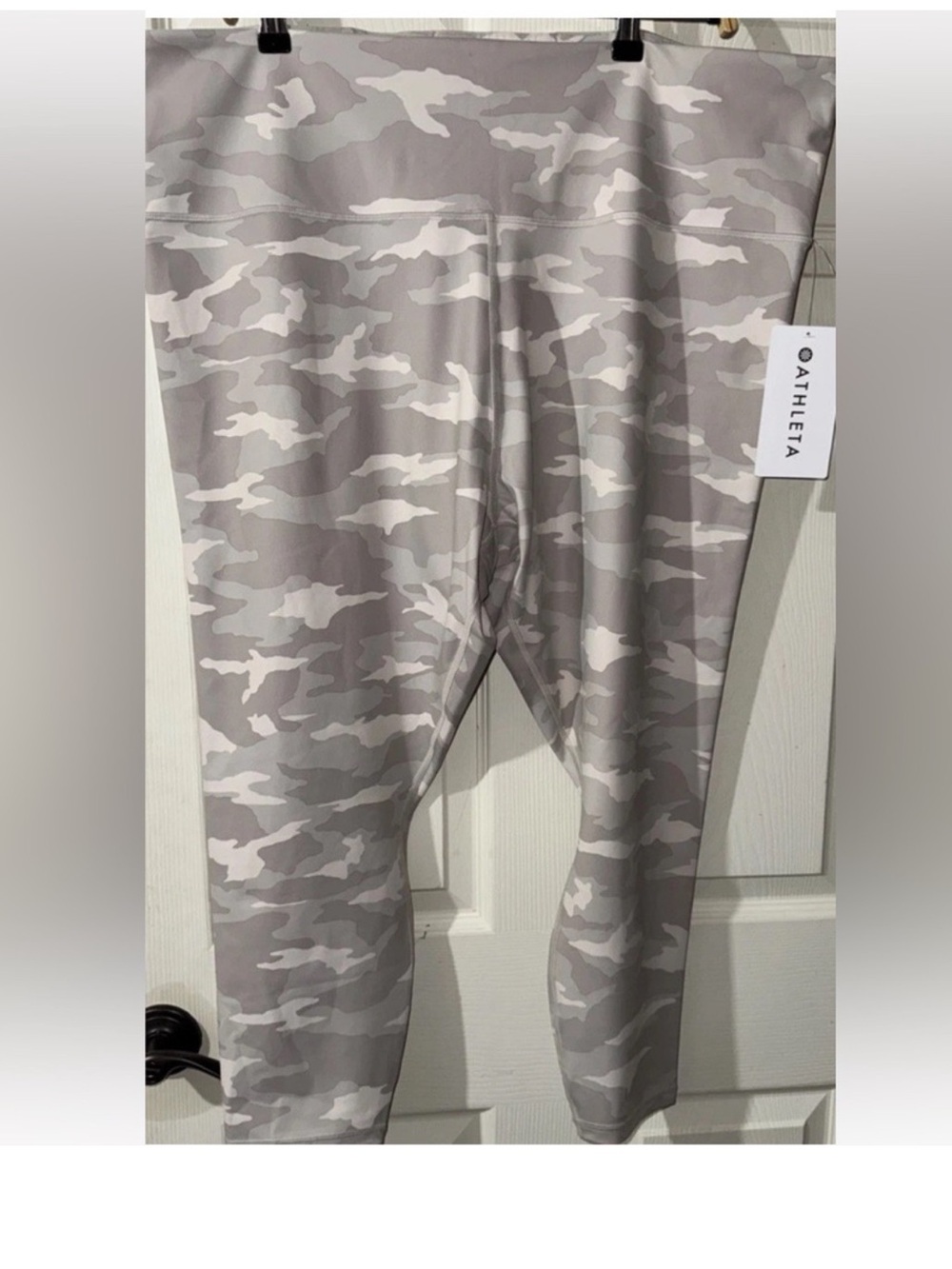 NWT Athleta Elation
Multicolor Camo Women 3X Tight Activewear Gym Exercise Yoga